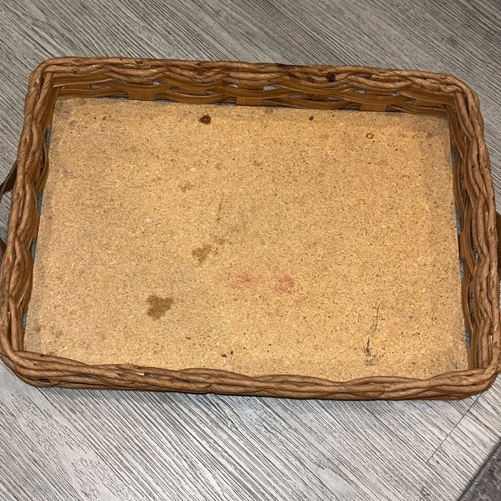Vintage Pyrex casserole woven basket